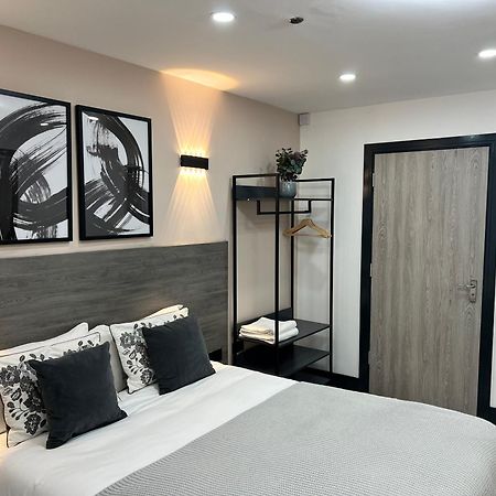 Thandi House Heathrow Airport Ashford  Exteriör bild
