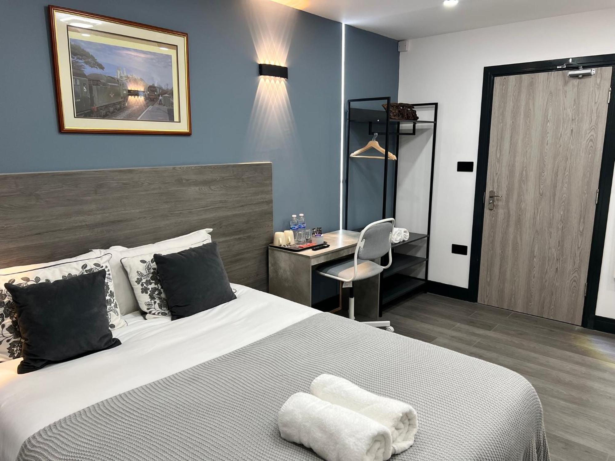 Thandi House Heathrow Airport Ashford  Exteriör bild